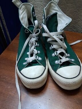 Green High-Top Men's Canvas Sneakers with White Accents